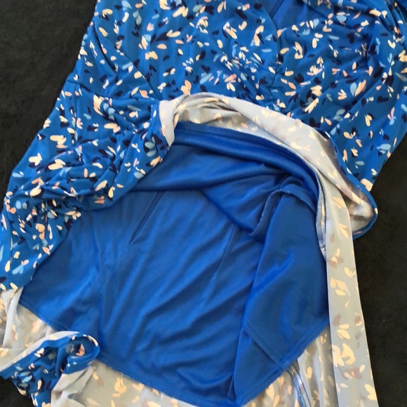 Vince Camuto off v-neck, pretty scrunched shirt sleeves fit & flare dress - Picture 10 of 15